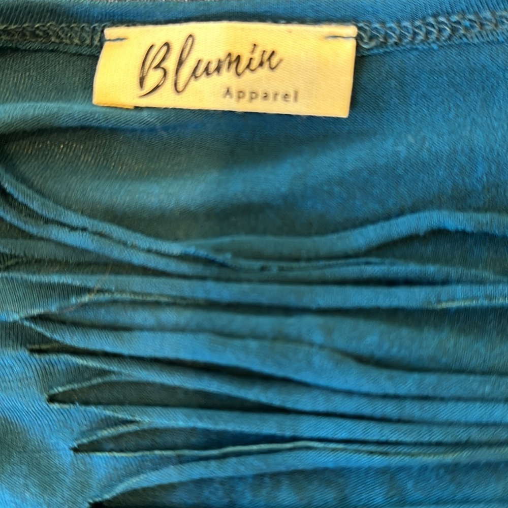 Blumin Apparel shredded top - Picture 6 of 7